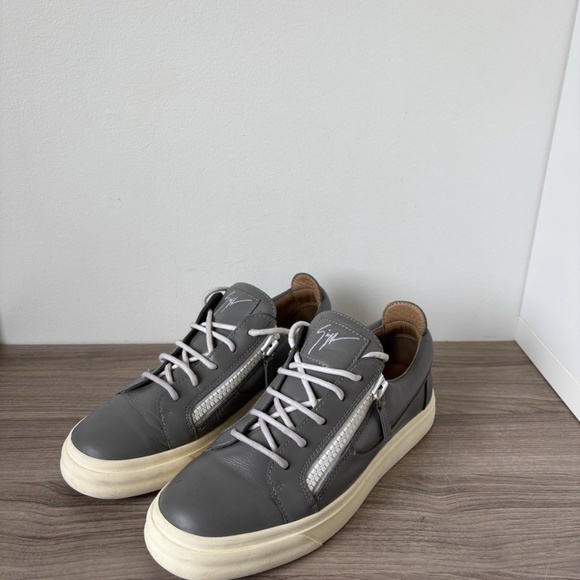 Giuseppe Zanotti Side Zip Low Top Sneakers Gray Men's Sz 41 / 8US Authentic - Picture 3 of 11